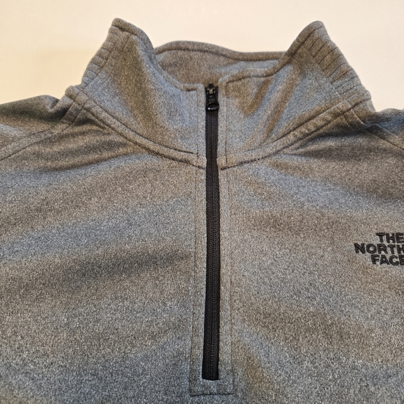 The North Face Womens Gray 1/4 Zip Pullover - Picture 3 of 9